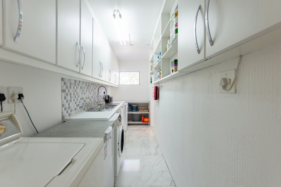 5 Bedroom Property for Sale in Golden Mile Western Cape